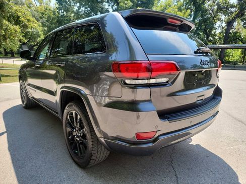 Used 2021 Jeep Grand Cherokee Laredo X image 5