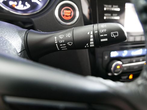 Used 2017 Nissan Rogue SV w/ Midnight Edition Package image 31