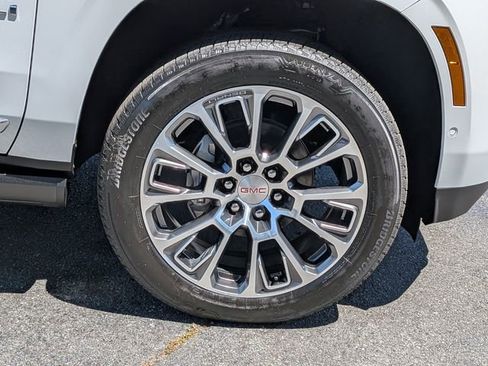 New 2026 GMC Yukon XL Denali w/ Sun & Power Step Package RWD image 11