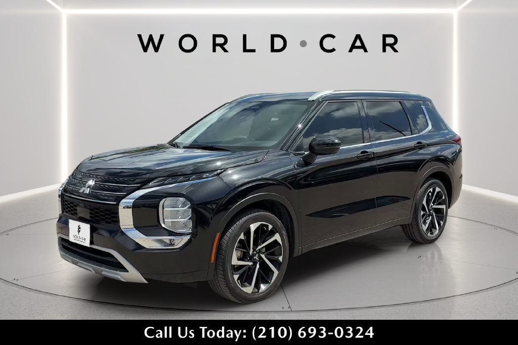 Used 2024 Mitsubishi Outlander SEL FWD image 3