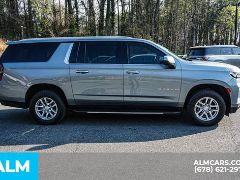 Used 2024 Chevrolet Suburban LT image 9