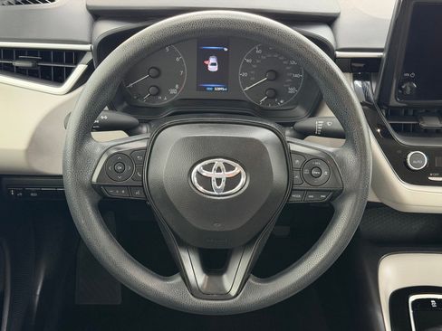 Used 2025 Toyota Corolla LE FWD image 11