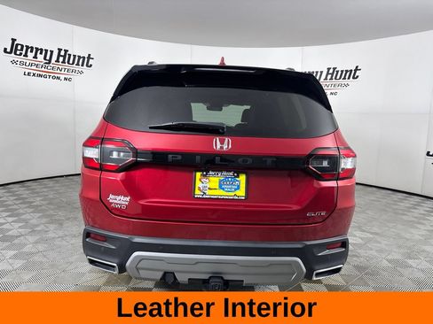Used 2025 Honda Pilot Elite image 6