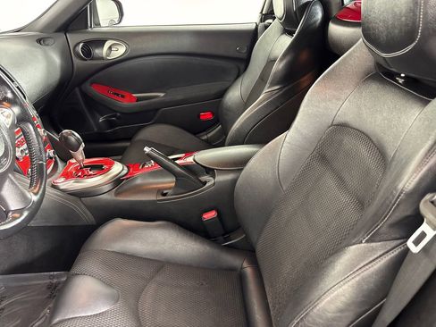 Used 2015 Nissan 370Z Touring Sport image 8