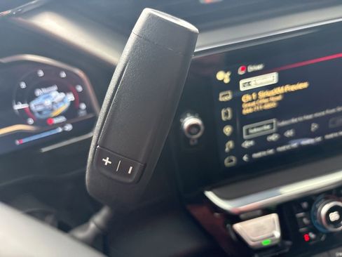 Used 2024 GMC Sierra 2500 Denali w/ Denali Reserve Package image 52