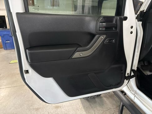 Used 2017 Jeep Wrangler Unlimited Sport w/ Quick Order Package 24S AWD/4WD image 24