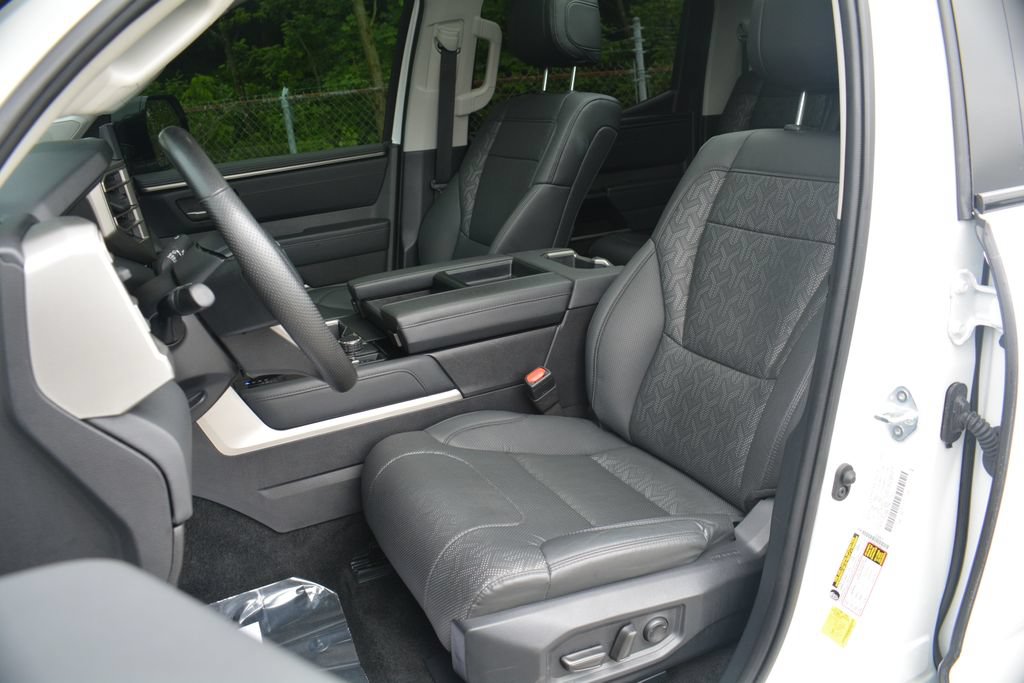 Used 2024 Toyota Tundra Limited AWD/4WD image 10
