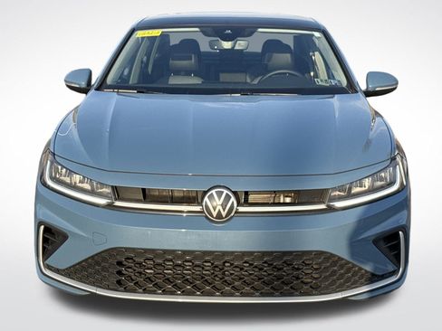 Used 2025 Volkswagen Jetta SEL image 9