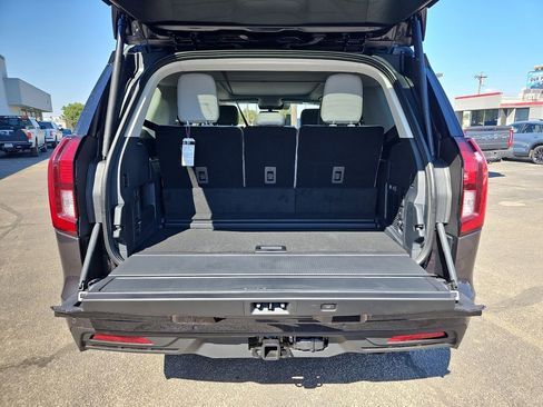 New 2025 Ford Expedition Active image 18