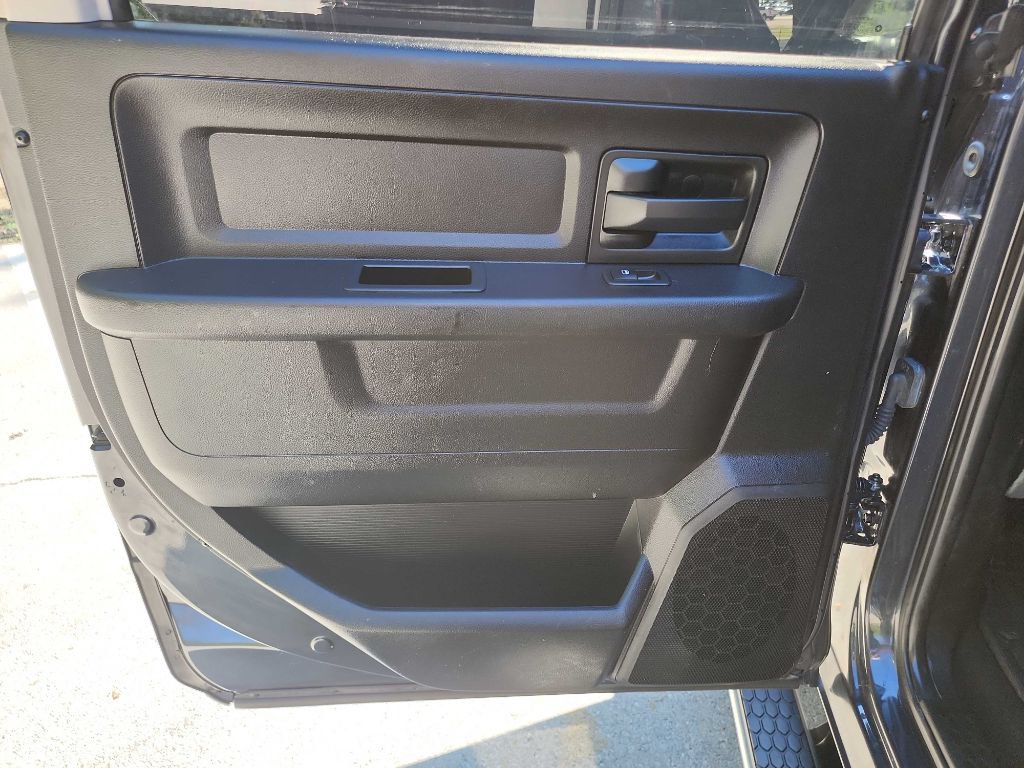 Used 2018 RAM 3500 Tradesman w/ Chrome Appearance Group AWD/4WD image 28
