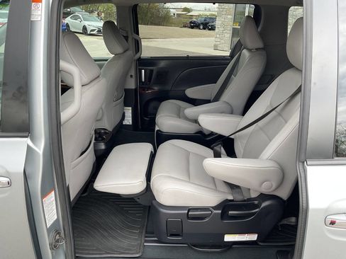 Used 2020 Toyota Sienna Limited Premium w/ Protection Package FWD image 37