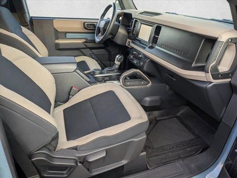 Used 2023 Ford Bronco Big Bend w/ Sasquatch Package image 17