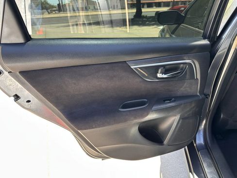 Used 2013 Nissan Altima 2.5 SV FWD image 17