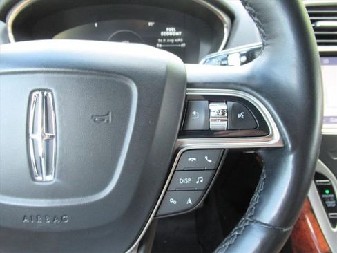 Used 2019 Lincoln Nautilus Reserve FWD image 22