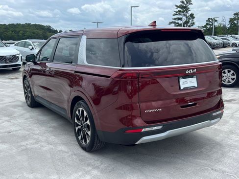 Used 2024 Kia Carnival EX FWD image 7