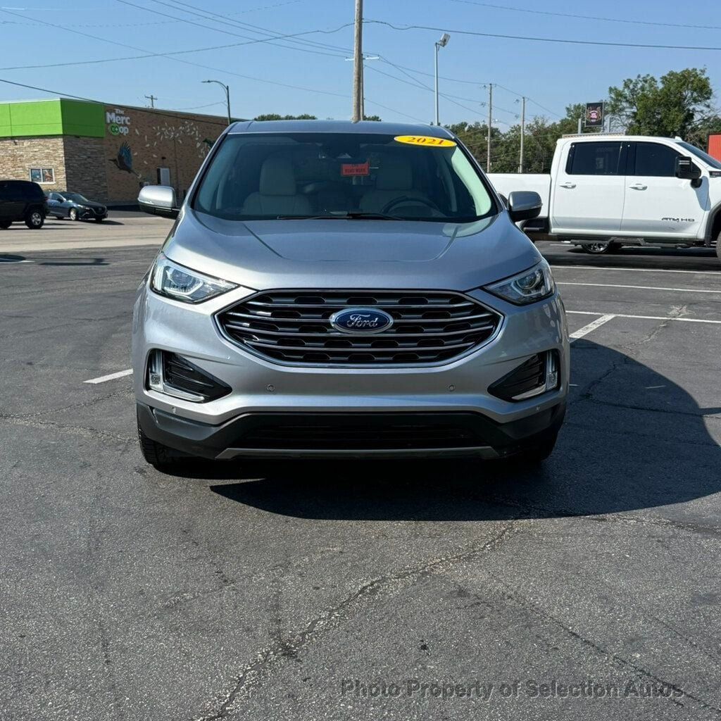 Used 2021 Ford Edge Titanium w/ Cargo Accessory Package FWD image 4