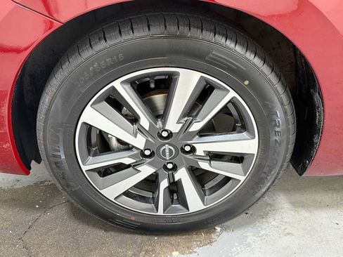 Used 2025 Nissan Versa SV FWD image 10