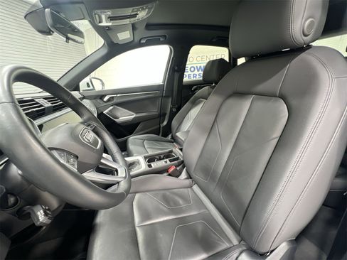 Used 2025 Audi Q3 2.0T Premium image 11