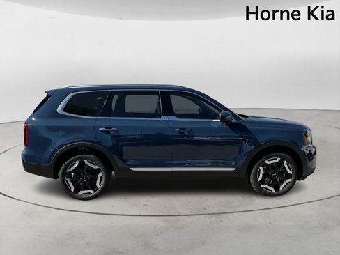 New 2025 Kia Telluride S image 3