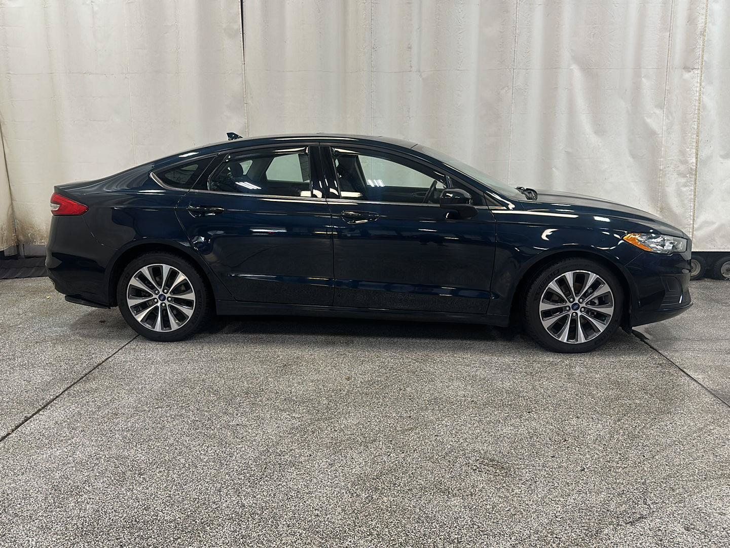 Used 2020 Ford Fusion SE AWD/4WD image 6