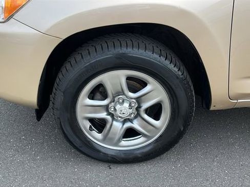 Used 2011 Toyota RAV4 4WD w/ Base L4 Extra Value Pkg image 8