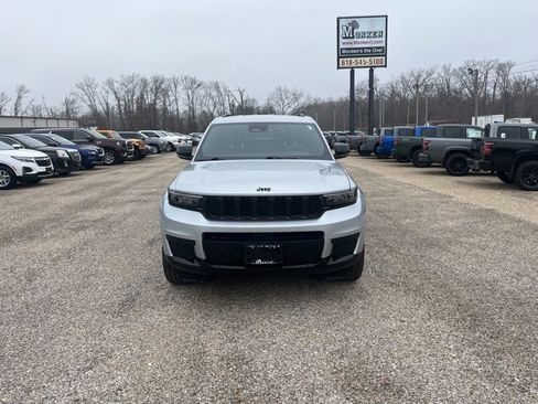 Used 2023 Jeep Grand Cherokee L Altitude image 10