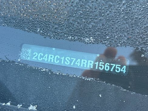 Used 2024 Chrysler Pacifica Select image 7