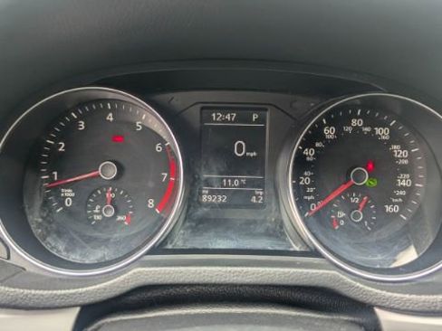 Used 2017 Volkswagen Passat 1.8T S image 32