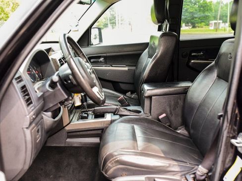 Used 2012 Jeep Liberty Limited Jet image 9