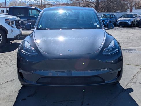 Used 2024 Tesla Model Y Long Range image 9