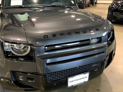Used 2023 Land Rover Defender 110 X-Dynamic SE AWD/4WD image 30