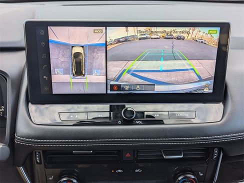 Used 2024 Nissan Rogue SL w/ SL Premium Package image 27