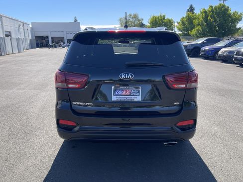 Used 2020 Kia Sorento S FWD image 4