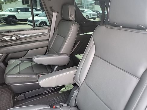 Used 2023 GMC Yukon Denali w/ Max Trailering Package AWD/4WD image 12