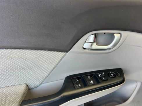 Used 2012 Honda Civic Hybrid Sedan image 12