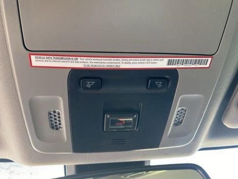 Used 2020 Toyota Camry SE image 16