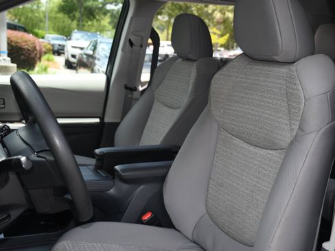 Used 2023 Toyota Sienna LE image 11