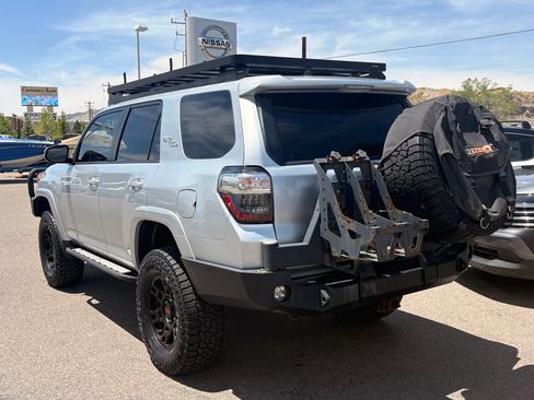Used 2018 Toyota 4Runner TRD Off-Road Premium AWD/4WD image 3