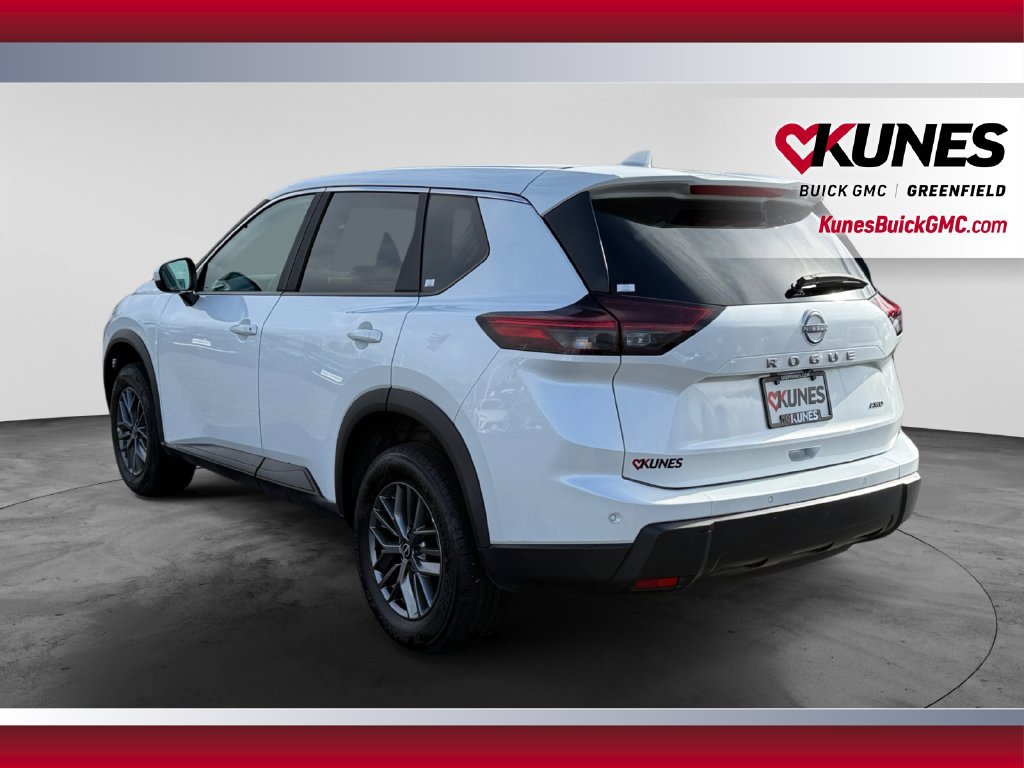 Used 2026 Nissan Rogue SV AWD/4WD image 8
