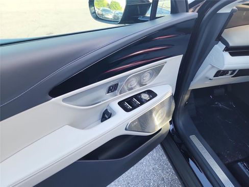 New 2026 Lincoln Nautilus Reserve AWD/4WD image 12