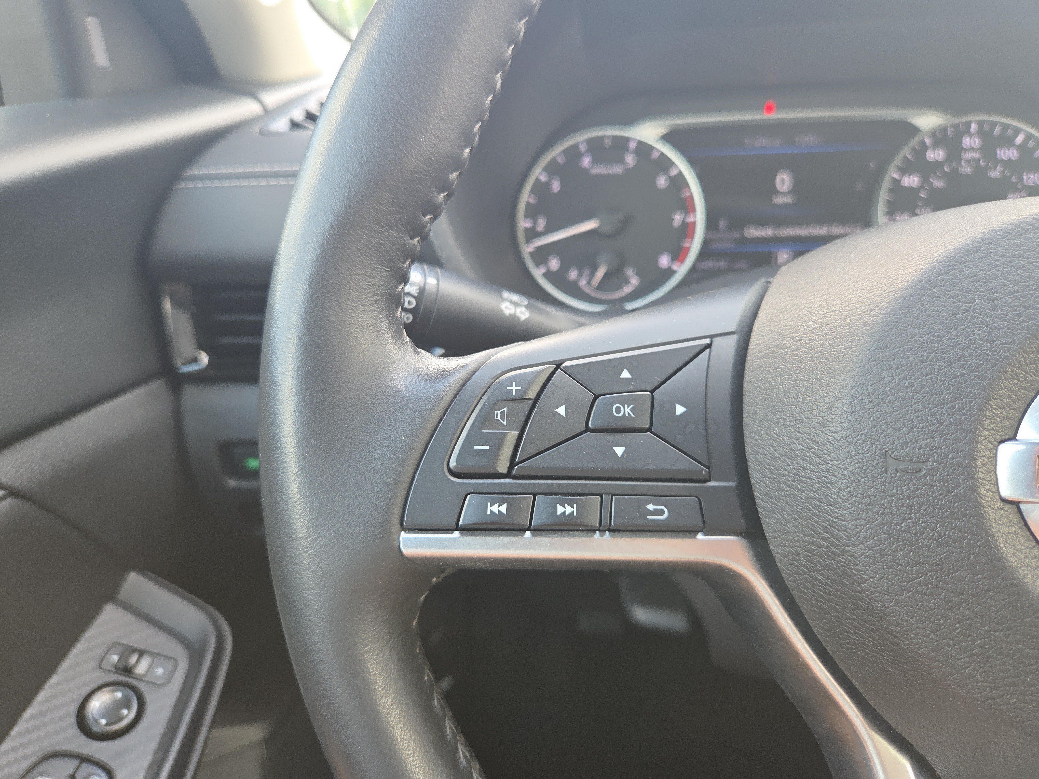 Used 2023 Nissan Sentra SV w/ All-Weather Package FWD image 11