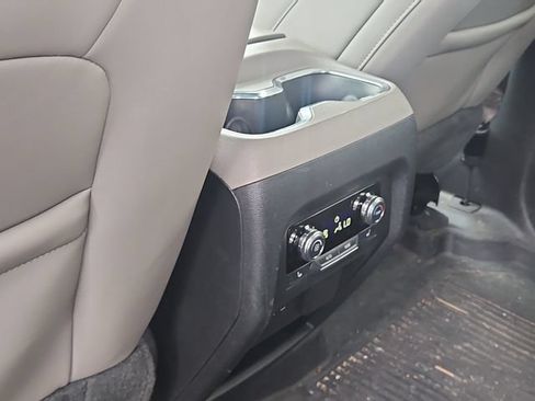 Used 2024 GMC Acadia Elevation w/ Luxury Package AWD/4WD image 10