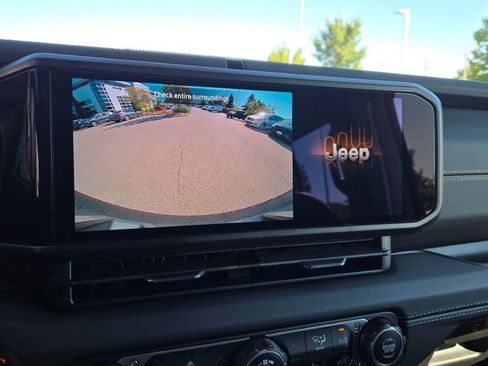 Used 2024 Jeep Wrangler Sahara w/ Safety Group image 31