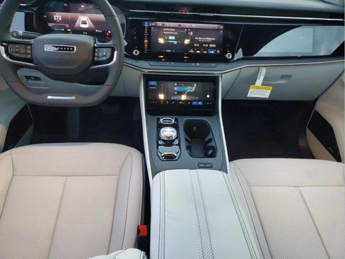 Used 2025 Jeep Wagoneer S Limited w/ Comfort Package AWD/4WD image 13