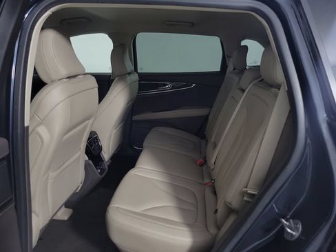 Used 2023 Lincoln Nautilus FWD w/ Premium Package image 15
