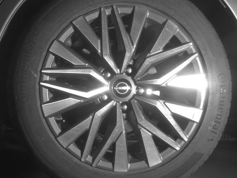 Used 2025 Nissan Altima 2.5 SV image 14