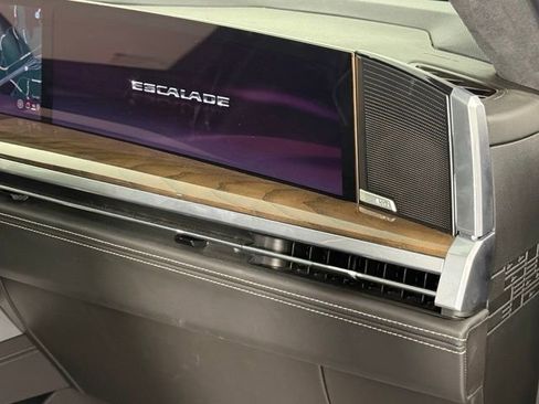 Certified 2025 Cadillac Escalade ESV Sport Platinum AWD/4WD image 34