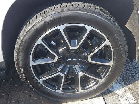 Used 2024 Chevrolet Tahoe RST w/ Luxury Package image 36