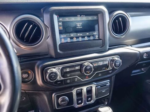 Certified 2022 Jeep Wrangler Willys image 13