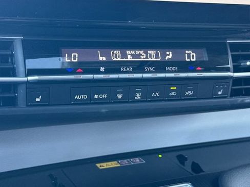 Certified 2026 Toyota Sienna XLE FWD image 26